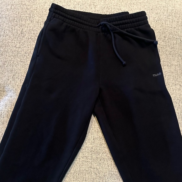 Aritzia TNA Cozy Fleece Boyfriend Fit Sweats - Picture 1 of 4